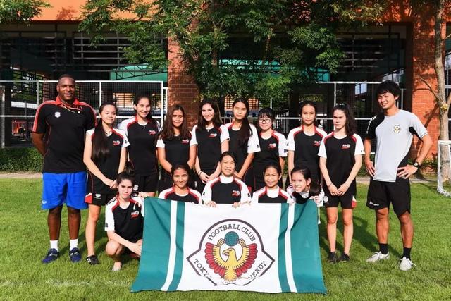 康宁汉姆20+10詹姆斯空砍三双 活塞险胜湖人